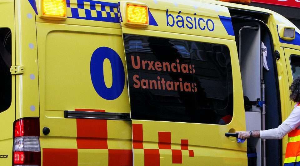 Una ambulancia del Servicio de Urxencias Sanitarias
