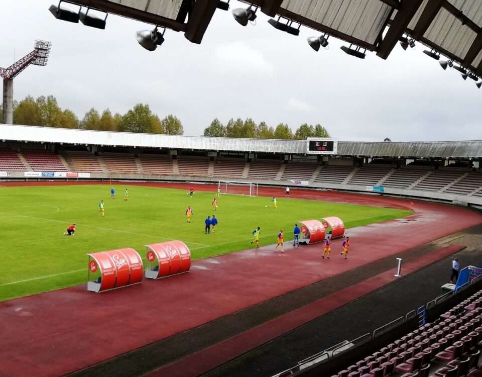 El Concello de Santiago anunció el cierre de todas las instalaciones deportivas de la ciudad, incluido el estadio de fútbol Vero Boquete, debido a la alerta meteorológica para garantizar la seguridad de todas las personas
