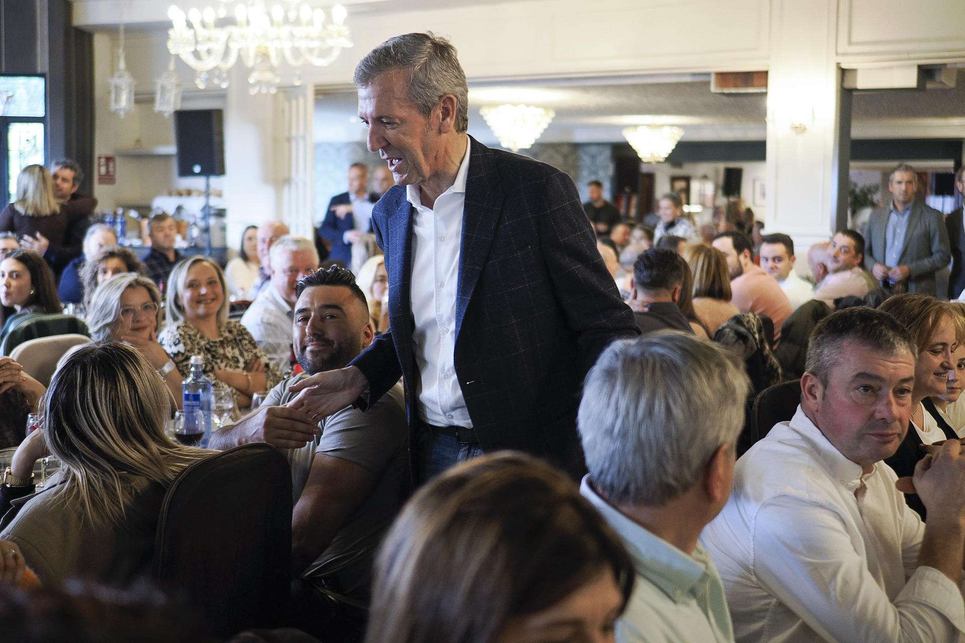 LUGO, 26/10/2025.- El presidente del PPdeG, Alfonso Rueda, durante su intervención en la tradicional pulpada de San Froilán, este domingo. EFE/ Eliseo Trigo