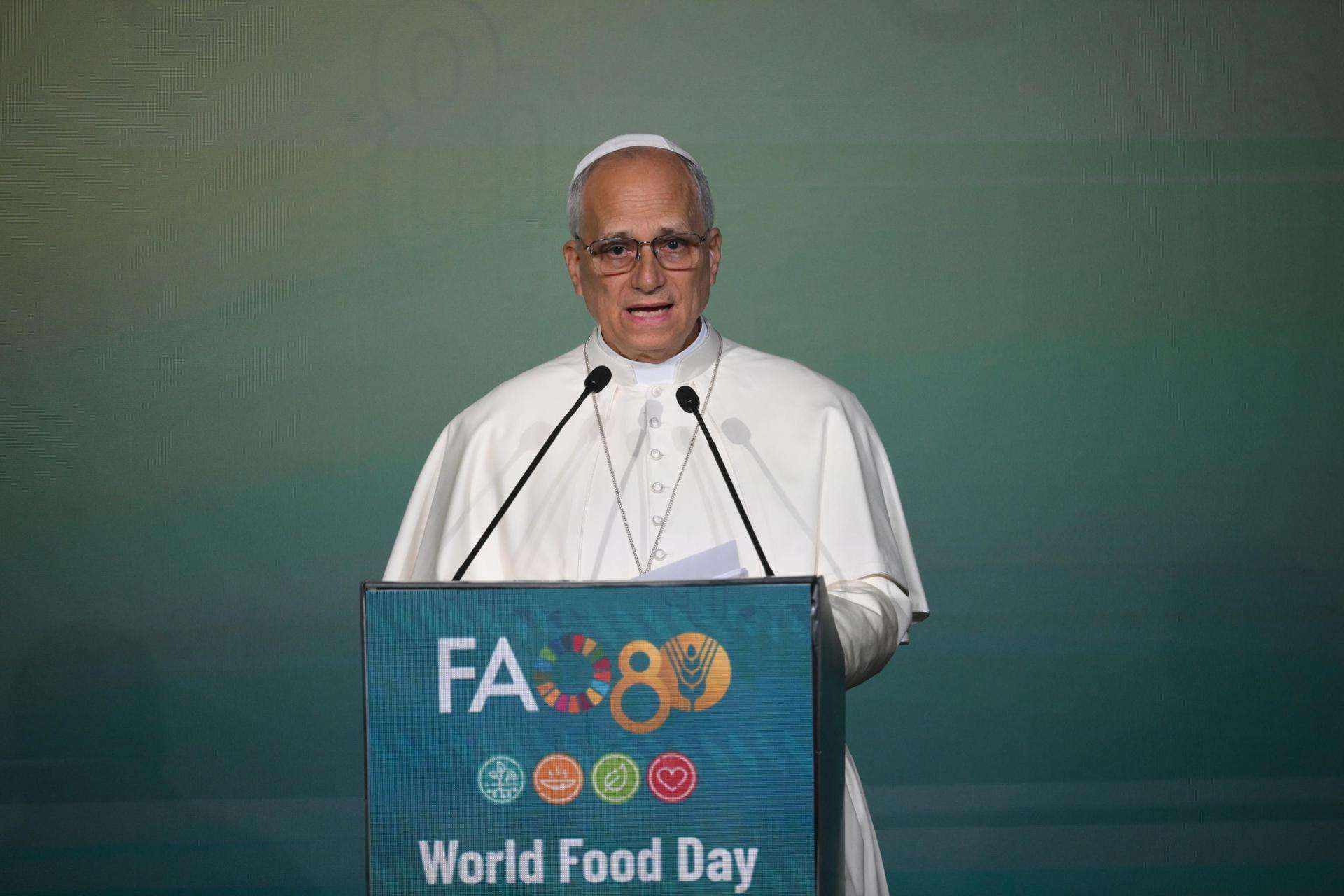 El papa León XIV habla durante el Día Mundial de la Alimentación, con motivo del 80º aniversario de la Organización de las Naciones Unidas para la Alimentación y la Agricultura (FAO), en la sede de la FAO en Roma, el 16 de octubre de 2025. EFE/EPA/ALESSANDRO DI MEO