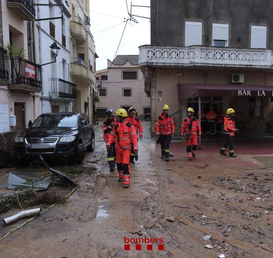 - Las lluvias torrenciales caídas en las últimas horas en las comarcas del sur de Tarragona en cinco comarcas. EFE/ bomerscat en su cuenta oficial de la red X El Godall